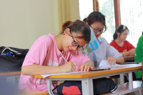 Bộ đề thi thử tốt nghiệp THPT 2025 khối A (có đáp án)