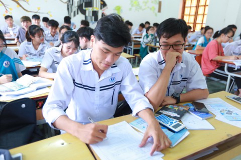 Lộ Trình Cần Biết Cho Học Sinh Khối 12 (2K8): Chuẩn Bị Gì Để Vào Đại Học Thành Công?